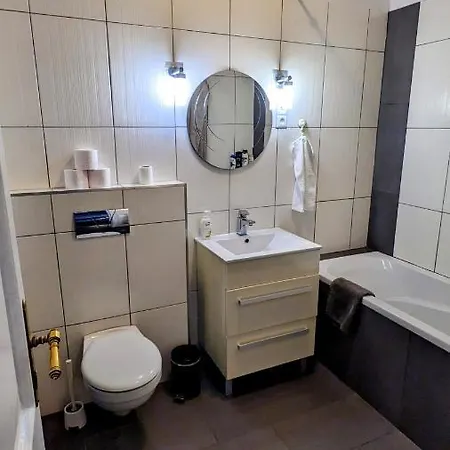 Freeparking - Great Synagogue Apartment, 2 Bedroom, 5 People ,wifi, Ac Apartmán